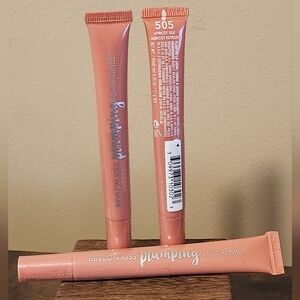 REVLON KISS PLUMPING LIP CREME 505 - APRICOT SILK